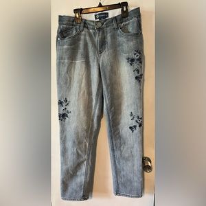 Democracy “Ab”Solution jeans - size 6 Petite - ✨cute embroidery✨